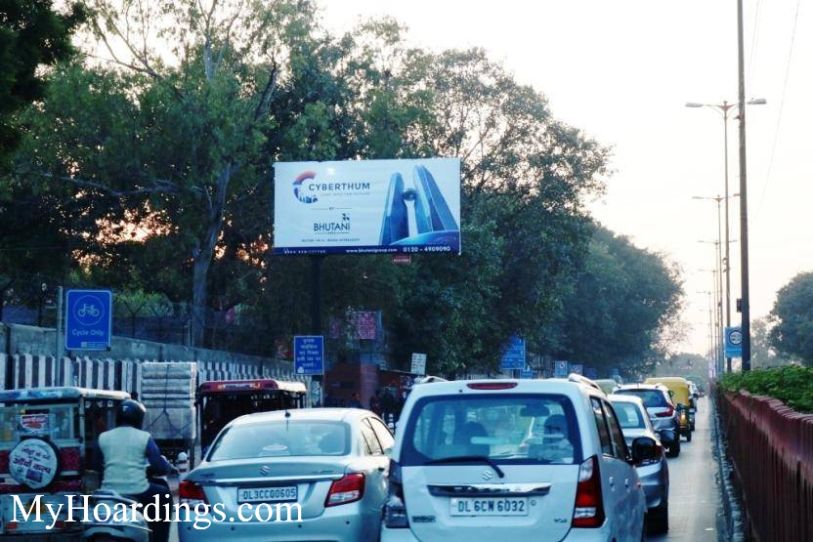 How to Book Hoardings in New Delhi, Best outdoor advertising company Kodia Pull xing towards Old Delhi Railway Station New Delhi